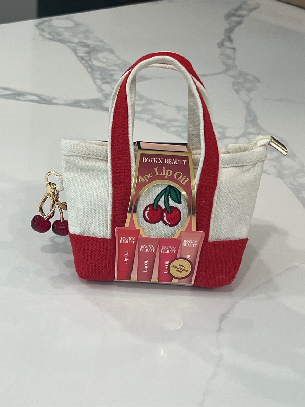 Cute.. 🍒 Mini Tote With 4pc Lip Oil..